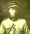 1934年，土肥原贤二到小汤山拜访载涛，希望他出山去伪满帮溥仪