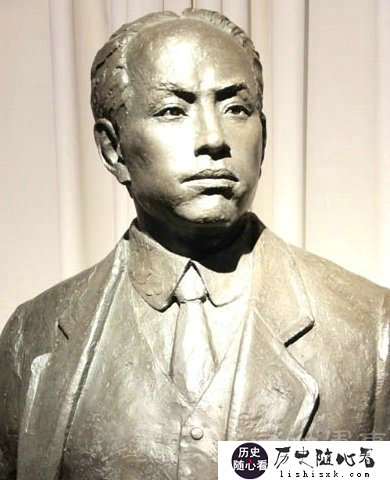 五四运动领导者之一陈独秀雕像