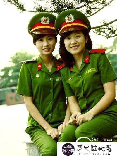越南女兵真养眼：越南女军营外看到的惊人一幕！_越南
