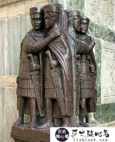 四个皇帝雕像