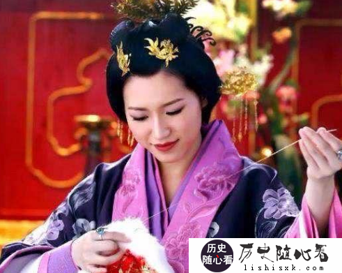 Queen Chen is pregnant, why did Jia Jing still kick her?
