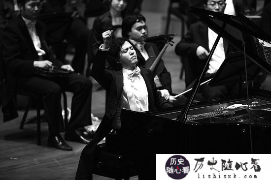 国际著名钢琴家李云迪出生