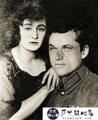 罗科索夫斯基和妻子尤利娅照片