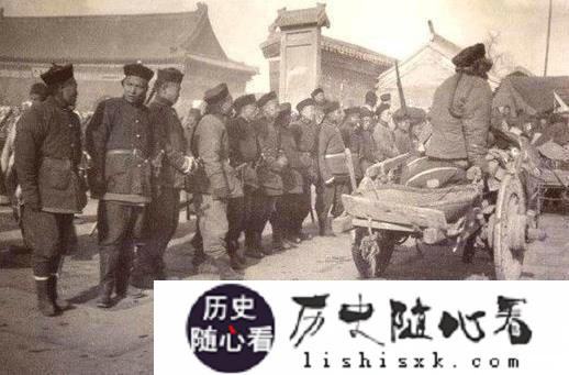 八国联军攻到北京城，慈禧本打算跳水自杀，无奈此人拦住了她