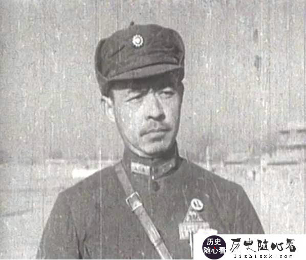 他是西北军最有名的将军，亲自带两个团杀向日军，牺牲后举行国葬_张自忠