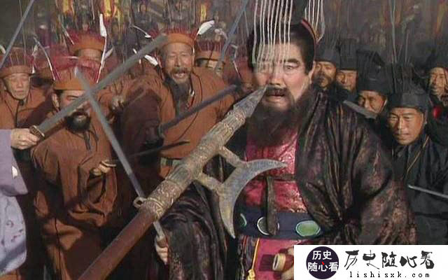 曹操杀吕布时,为何要先勒死再砍头示众呢?