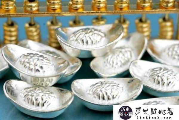 古人下馆子喝酒，吃完留下一块银子，为何店小二不数数钱够不够？