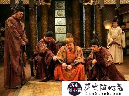 玄武门之变前夕，李世民让尉迟敬德杀掉被称为“房谋杜断”的房玄龄和杜如晦，这是为什么？