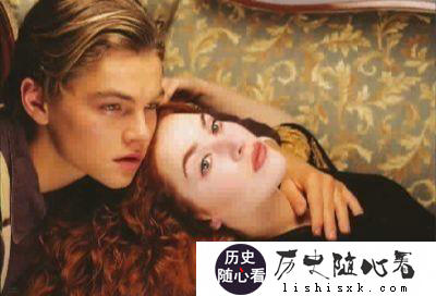 泰坦尼克号当年是撞到冰山后沉的，那船上的人为什么不到冰山上避难、等待营救呢？