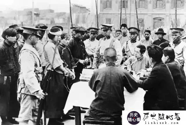 为什么在武汉有很多女公交车司机而且跑的猛，在西安一个没看到？