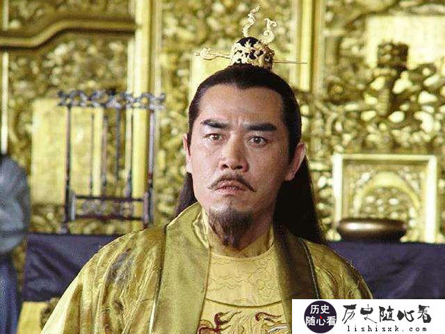 明朝不准王爷进京，清朝不准王爷出京，哪种做法能更好的解决藩王问题？