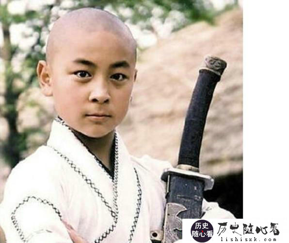 为什么古代在杀头时，要公开行刑？还有那么多人围观？