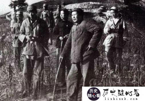 没有钱的穷人，能有尊严的活着吗？