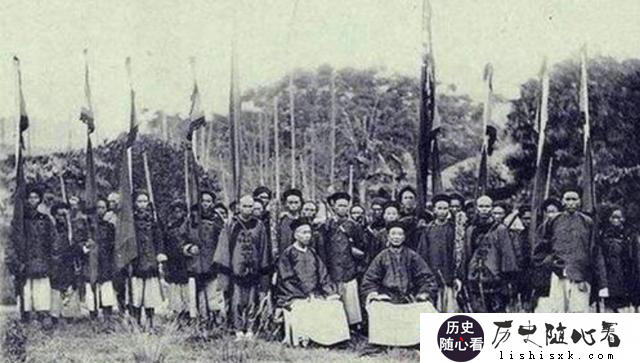 有人说清朝让中国落后于西方，你赞同吗？