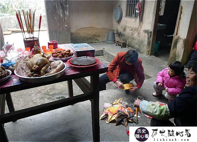 南方人大多有在家里供奉祖先牌位的习俗，而大部分北方人没有，为什么？