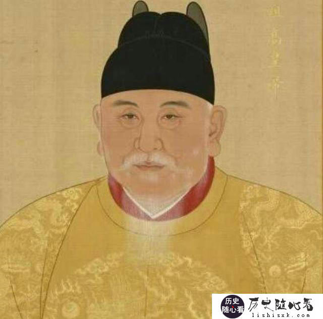 朱元璋能称帝是因为元末群雄之一的郭子兴栽培重用才奠定基础的吗？