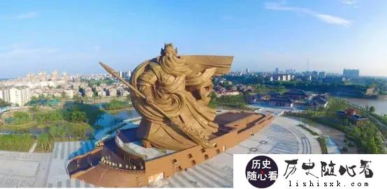 诸葛亮效忠刘备，没有实现天下一统，是他格局不够吗？