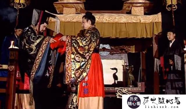 汉献帝退位，刘备为什么不迎汉献帝入蜀为帝，而是自己当了皇帝？