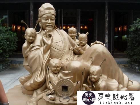 朱元璋给了沈万三一文钱，为何富可敌国的沈万三却破产了？你怎么看？