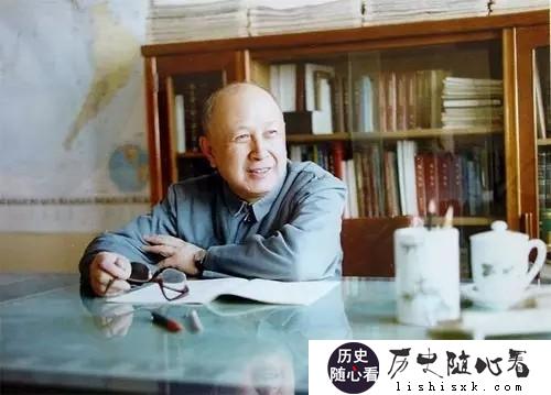 孔子如何看待自已年轻时受过和苦难？如何对学生进行挫折教育？