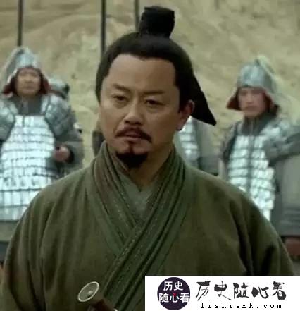 汉初刘邦想要灭萧何九族，萧何怎么做才逃避杀身之祸？