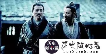 汉初刘邦想要灭萧何九族，萧何怎么做才逃避杀身之祸？