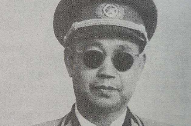 徐斌洲原名徐业寿，1930年，18岁的徐斌洲加入红四方面军