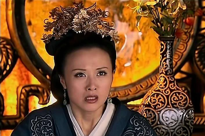 薄姬遭到废黜的皇后，与汉景帝情不投，意不合形同虚设